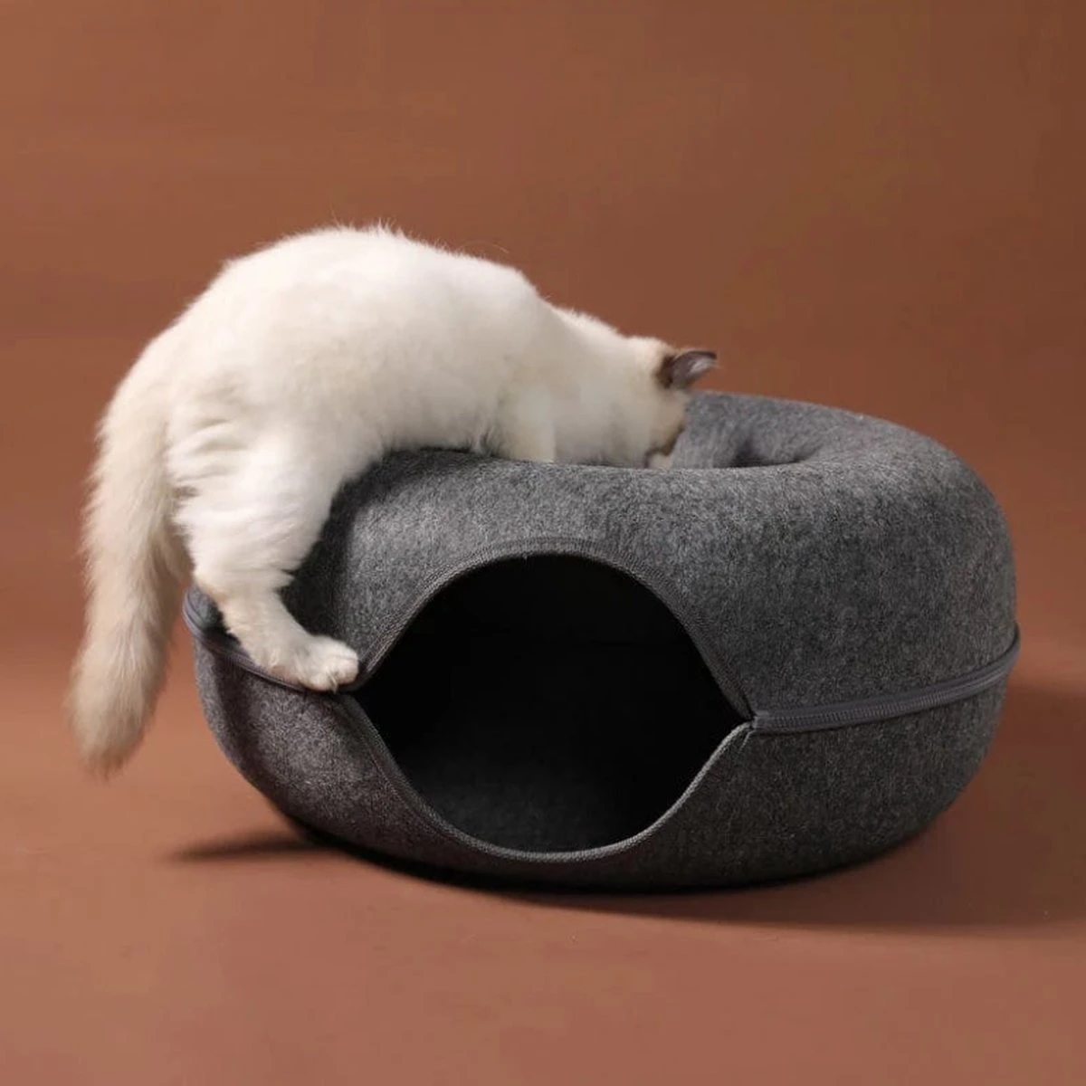 Merkloos A.K.A. Kattentunnel En Kattenmand In-1 – Kattenspeelgoed Speeltunnel Kattenhuis – Kattenhol Rond Kattenspeeltjes - Cat Cave Donut - Antraciet Vilt - Afbeelding 7